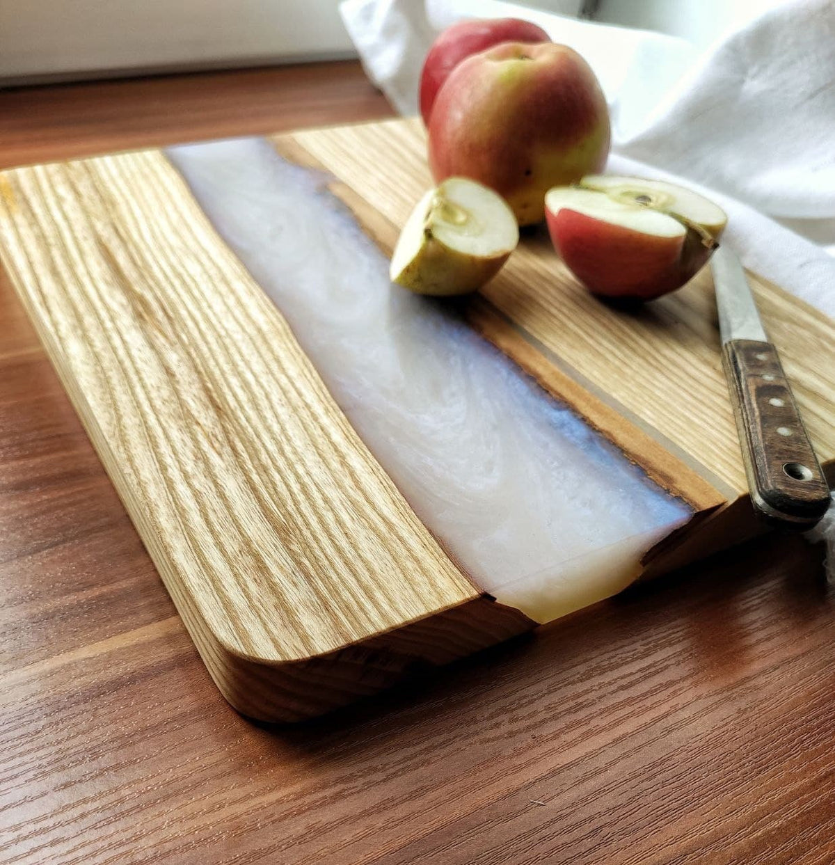 Epoxy Resin Board, Handcrafted River Board, white cutting board, 300 x 250 x 18mm (11.8*9.8*0.7 inch)