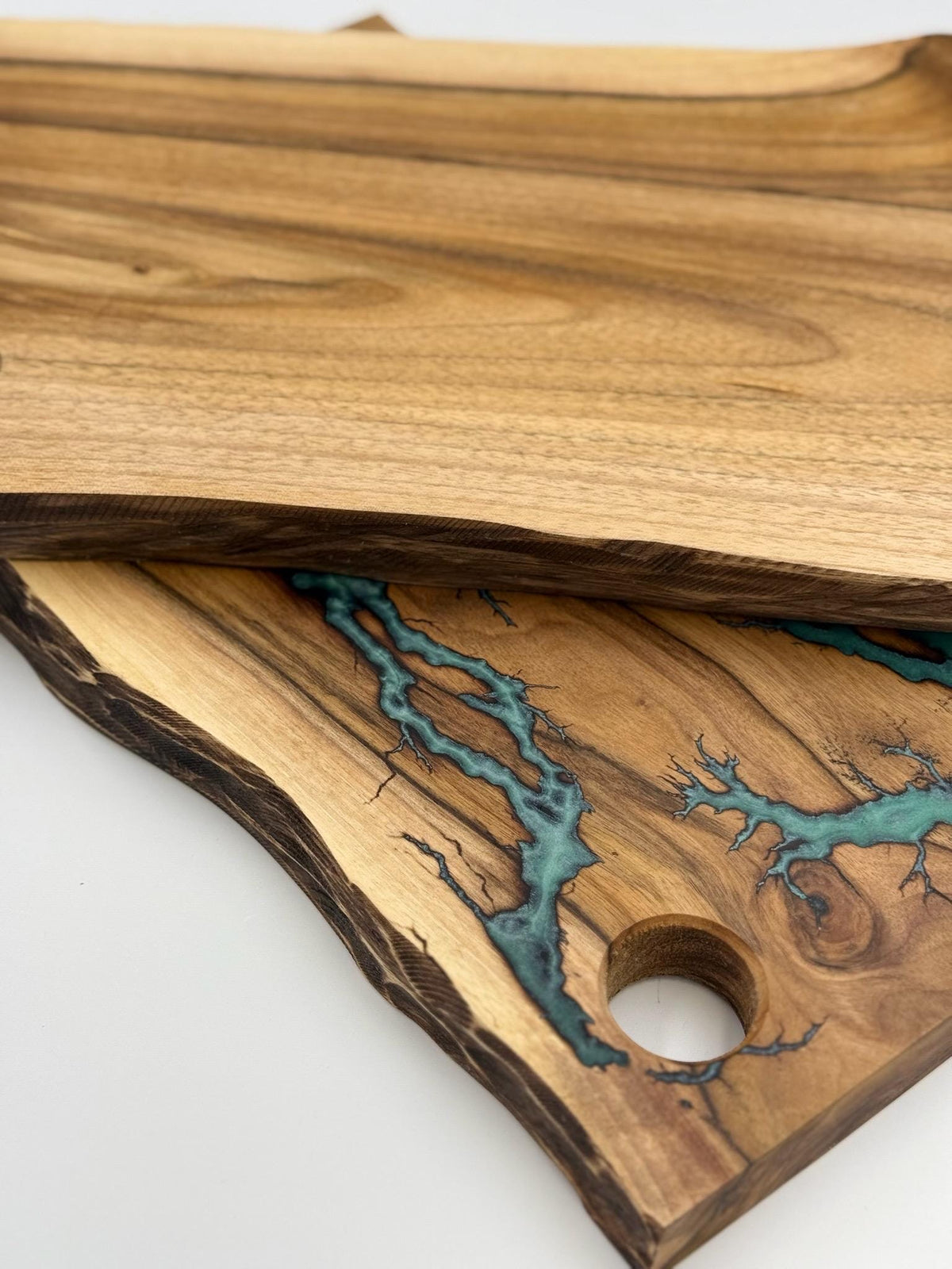 Epoxy Resin Board, Handcrafted River Board, Epoxy Resin, Wooden Serving Board, Gift Board, best gift, resin board, epoxy board,cutting board