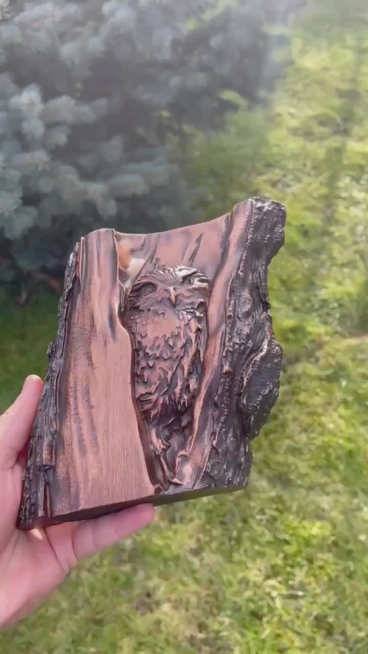 Mystic Owl Harmony: Wooden Tree Slice Art – Nature-Inspired Home Decor, Owl Lovers Gift, Custom Owl Design, Owl Present, Artistic Owl Craft